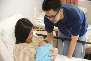 Advantages and Risks of Using a Midwife
